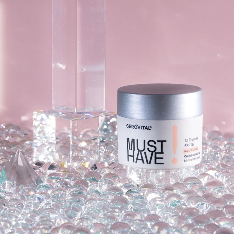 Gerovital Must Have, DD Moisturizing Cream with 1% Peptides and SPF 15, Vitamin E, DD Daily Defense Cream | Uniform, Protected and Toned Skin, 50 ml